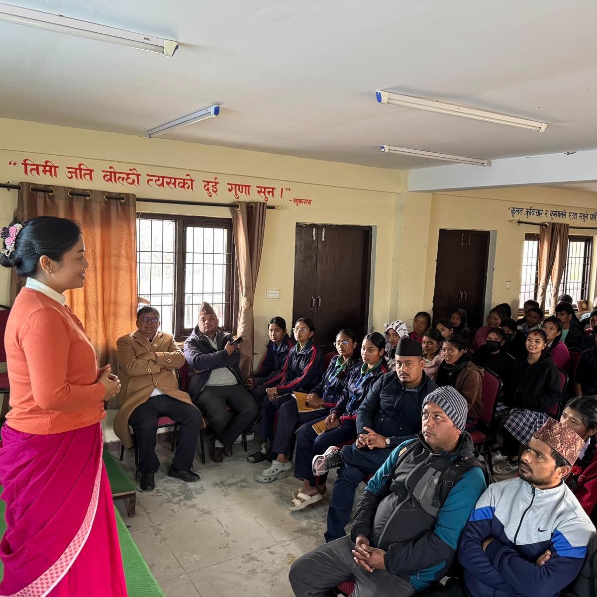 दोलखा जिल्ला विद्यालय भ्रमण