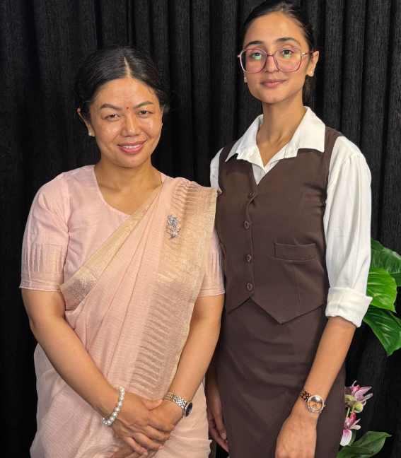 चिकित्सा र सिर्जनात्मकताको सन्तुलन: श्रद्धा अधिकारीसँगको प्रेरणादायी पोडकास्ट